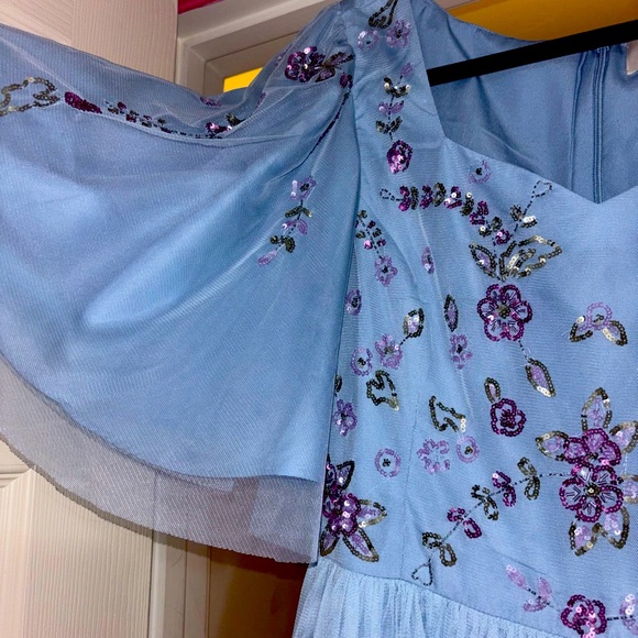 Jessa Kae Dew drop dress. - Picture 2 of 3